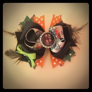 Duck Dynasty themed hair-bow