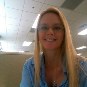 Meet your Posher, Angela