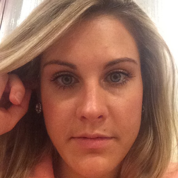 Meet your Posher, Erika - Picture 1 of 1