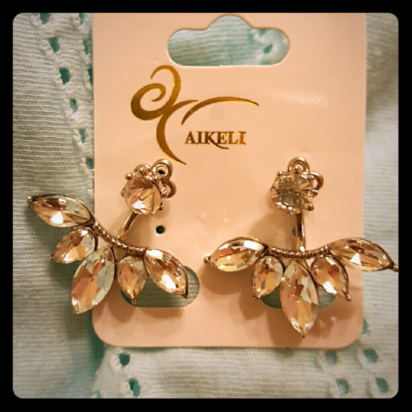 **SOLD** Two piece earrings
