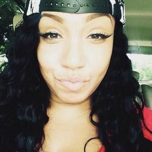 Meet your Posher, Felicia