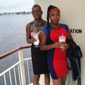 Meet your Posher, Lenore