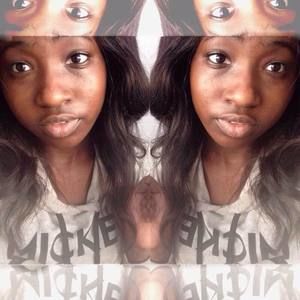 Meet your Posher, Maya