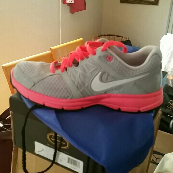 Nike Shoes - Nike sneakers size 8 women's