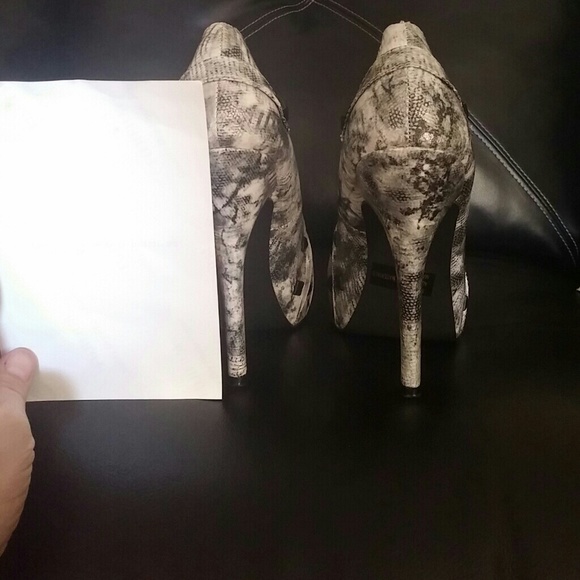 !! OFFERS WELCOMED!!!  BKE Heels - Picture 2 of 4