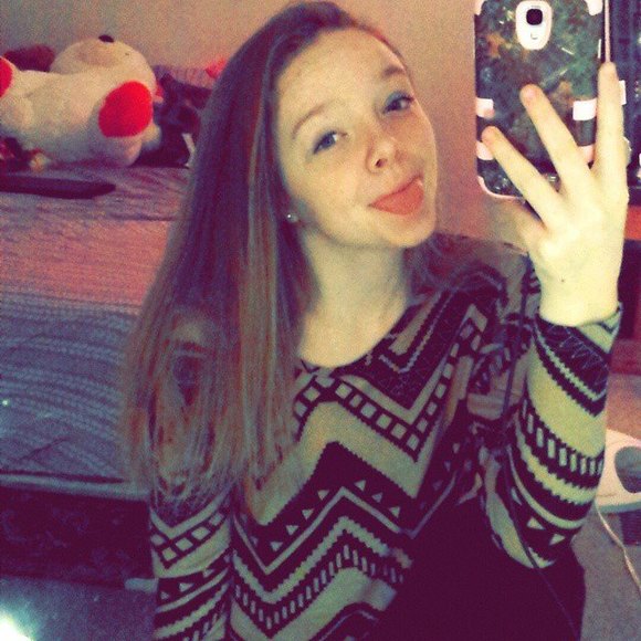 Meet your Posher, Gabrielle - Picture 1 of 1