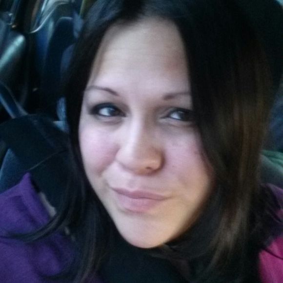 Meet your Posher, Leana - Picture 2 of 2