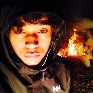 Meet your Posher, Derrick