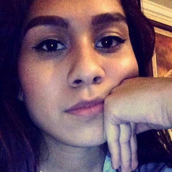 Meet your Posher, Madalena