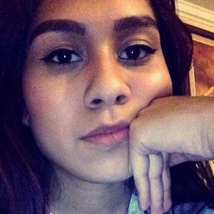 Meet your Posher, Madalena