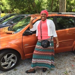 Meet your Posher, Maxine