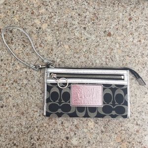 Coach Poppy Wristlet