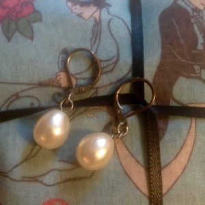 Francesca's pearl drop earrings