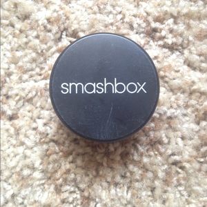 Smashbox halo powder in Light medium
