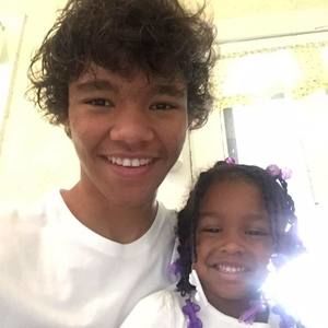 Meet your Posher, Max