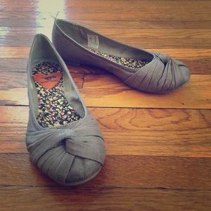 Cute Gray Rocket Dog Flats