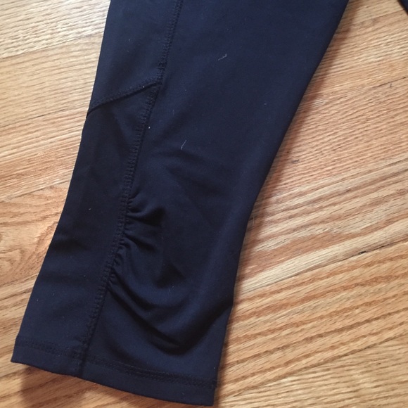 Work out capris - Picture 2 of 4