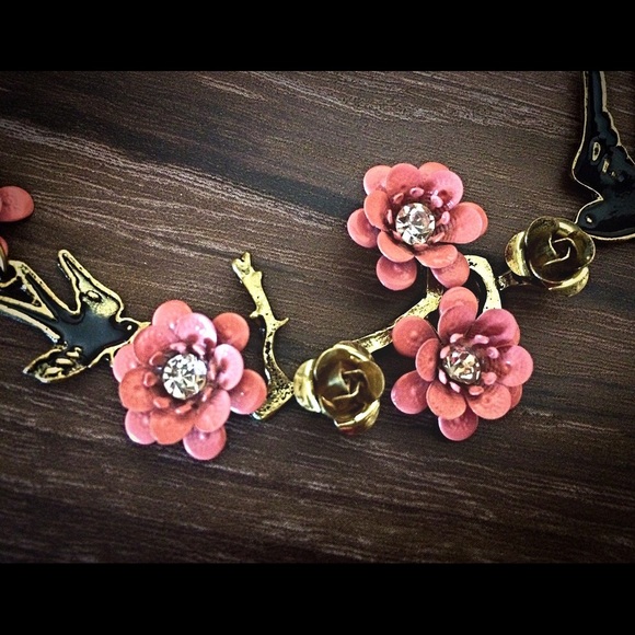 Cute Flying Swallow / Bird Pendant Necklace - Picture 4 of 4