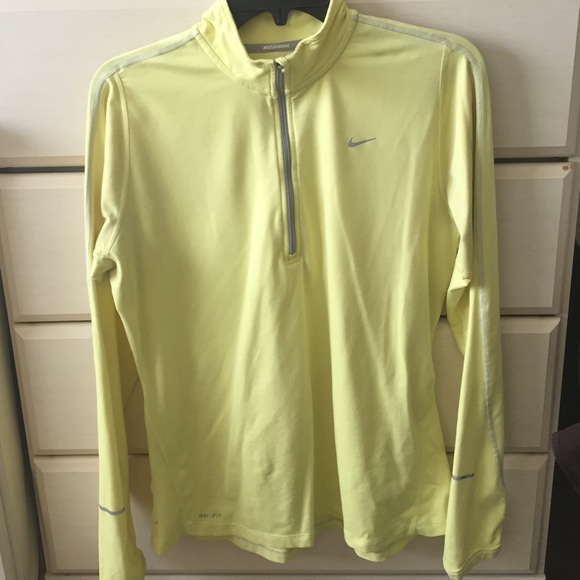 Nike jacket 💛