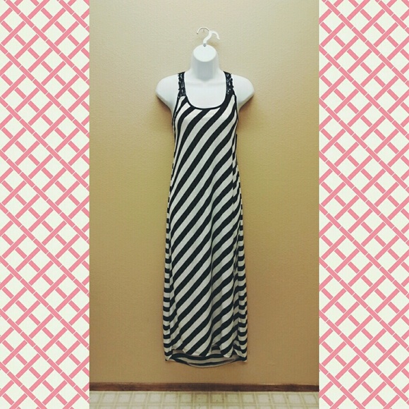 Bundle for @poeward21