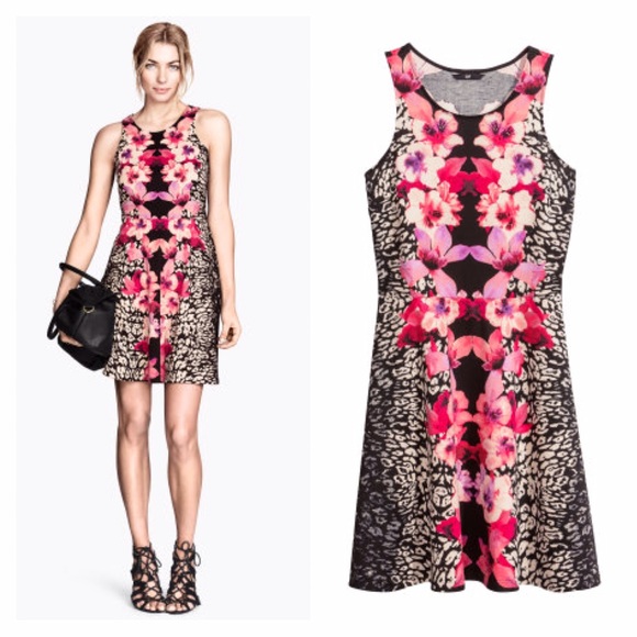 H&M Dresses & Skirts - H&M floral dress