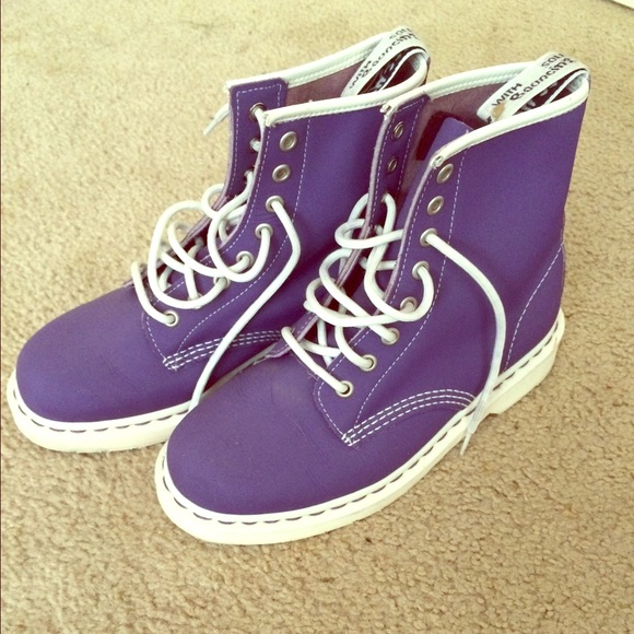 Dr. Martens  😍💜💜