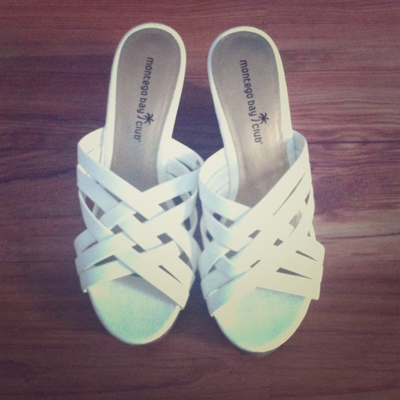 White wedges . - Picture 1 of 1