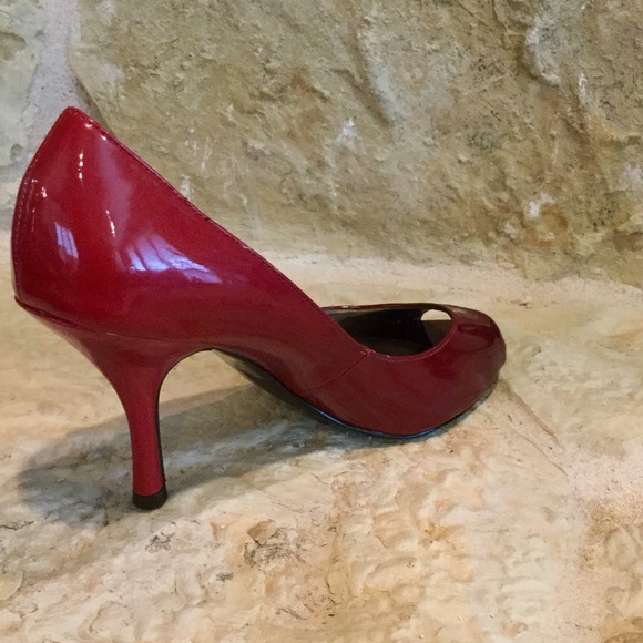 Red Ombré 3.5" Peep Toe Heels - Picture 2 of 4