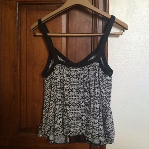 Ecote Buttoned Patterned Tank - Picture 2 of 2