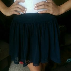 BOTH Hollister navy and cream skirt