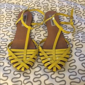 Steve Madden Trove Flat Sandal