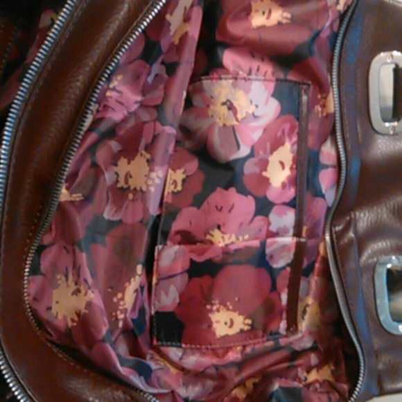 Faux Leather Handbag - Picture 3 of 4