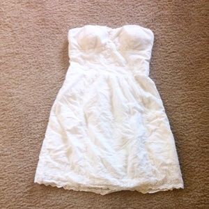 Strapless Eyelet detailed Dress with pockets