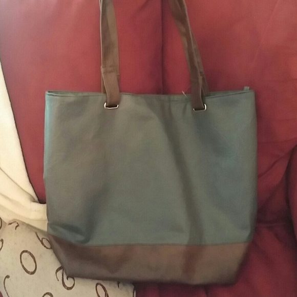 Sold!!! Handbag - Picture 2 of 3