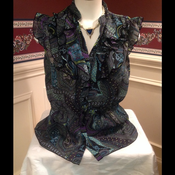 New Direction Ruffle Top. Size Medium.