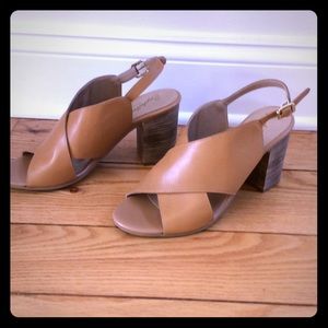 Size 9 Seychelles Cross Front Heeled Sandals