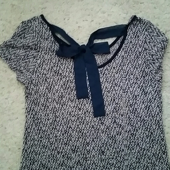 BUNDLED Pretty bow top - Picture 3 of 4