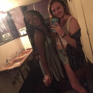 Meet your Posher, Caroline