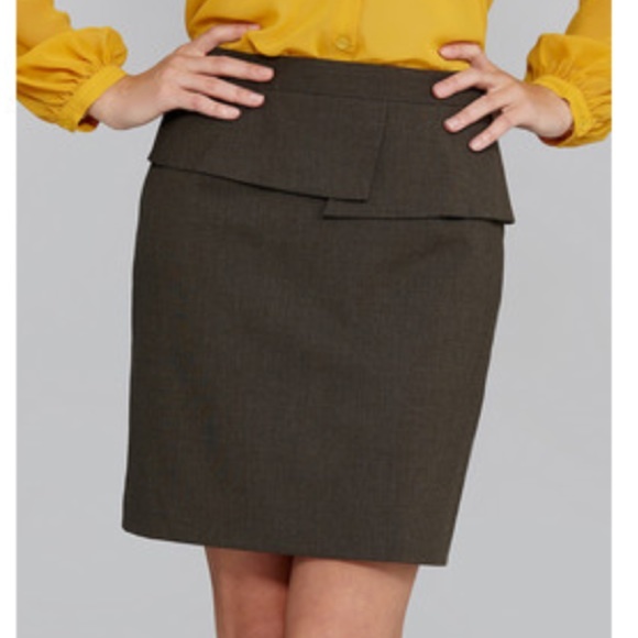 Gianni Bini grey pencil peplum skirt. Sz4