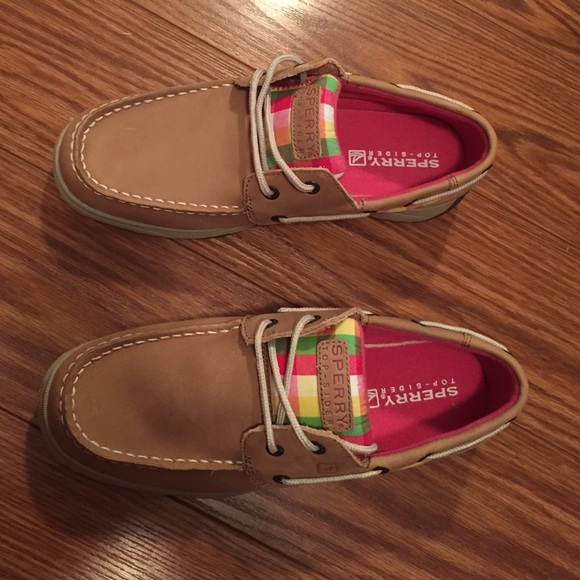 Size 5M Sperry Top-Siders.