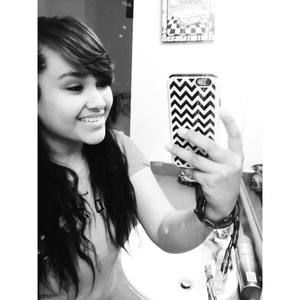 Meet your Posher, Clarissa