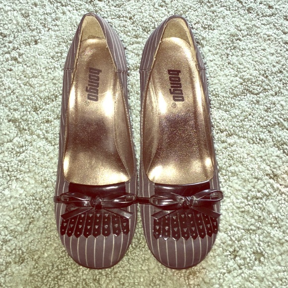Bongo Women's Pinstripe Heels