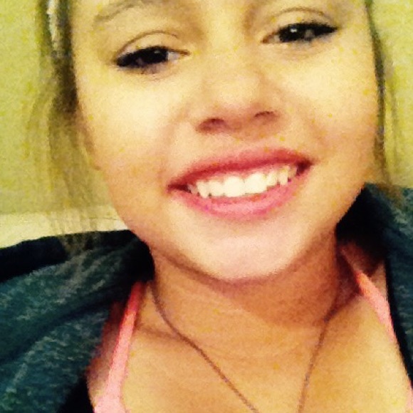 Meet your Posher, Moira - Picture 1 of 1