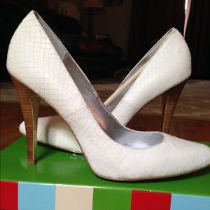 Charles David white leather stacked heel stilettos