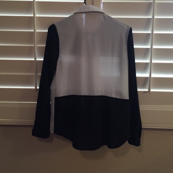 Color block top - Picture 4 of 4