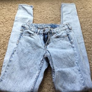 Acid washed skinny jeans