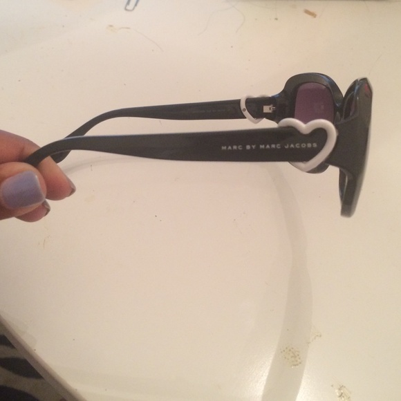 Sunglasses - Picture 2 of 3