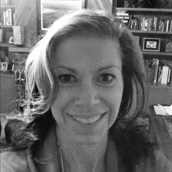 Meet your Posher, Debra - Picture 2 of 2