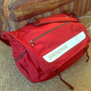 Huge Patagonia Red Messager
