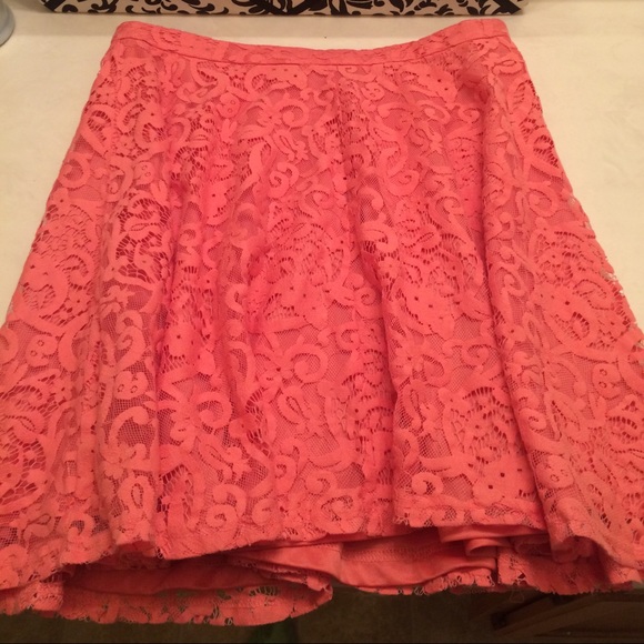 HP 4/8🎉Coral lace skirt final markdown - Picture 4 of 4
